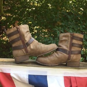 Hot Tomato TIFF Buckle Boot Sz 8